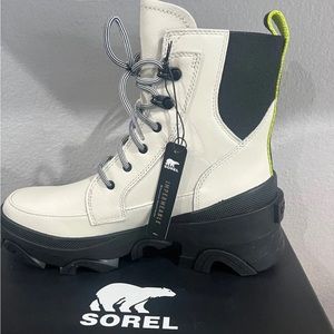 NWT Sorel Brex Lace-up Boots in Chalk/Black